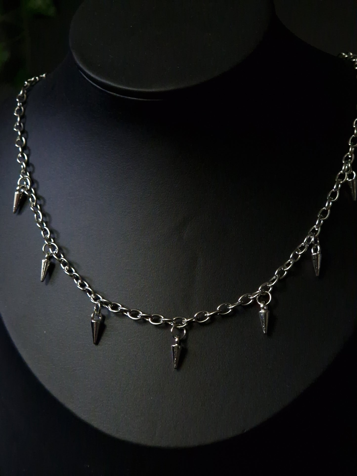 „Midnight Edge“ - Spikes Kette