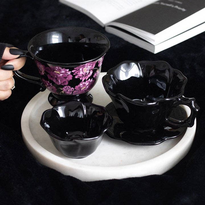 Schwarze Rose Teetasse und Untertasse