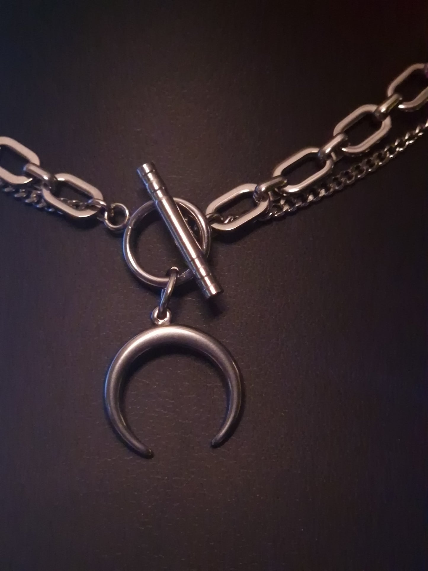 Kraftvolle Halbmond Kette silber