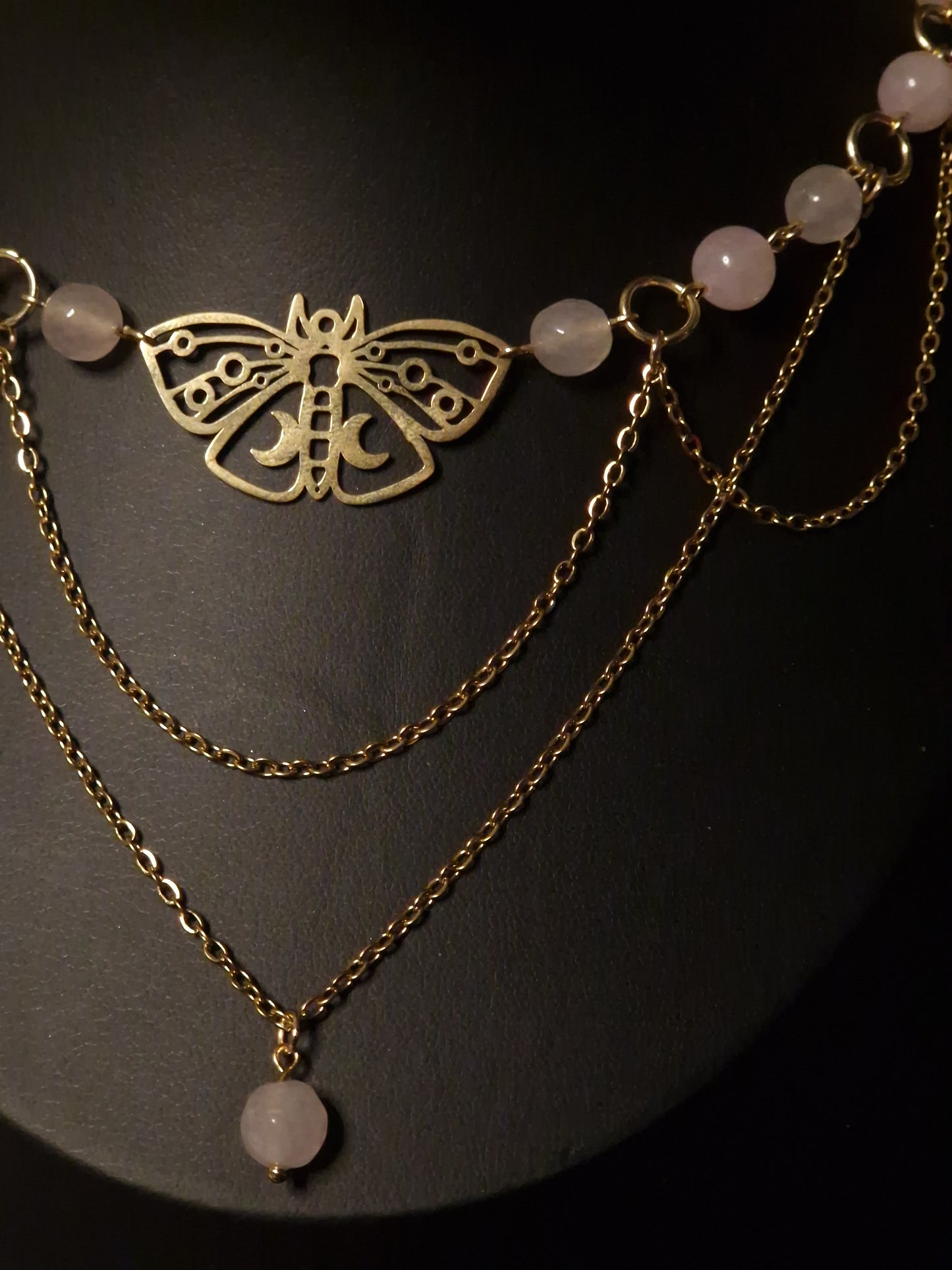 Rosenquarz Collier Moth & Moonlight