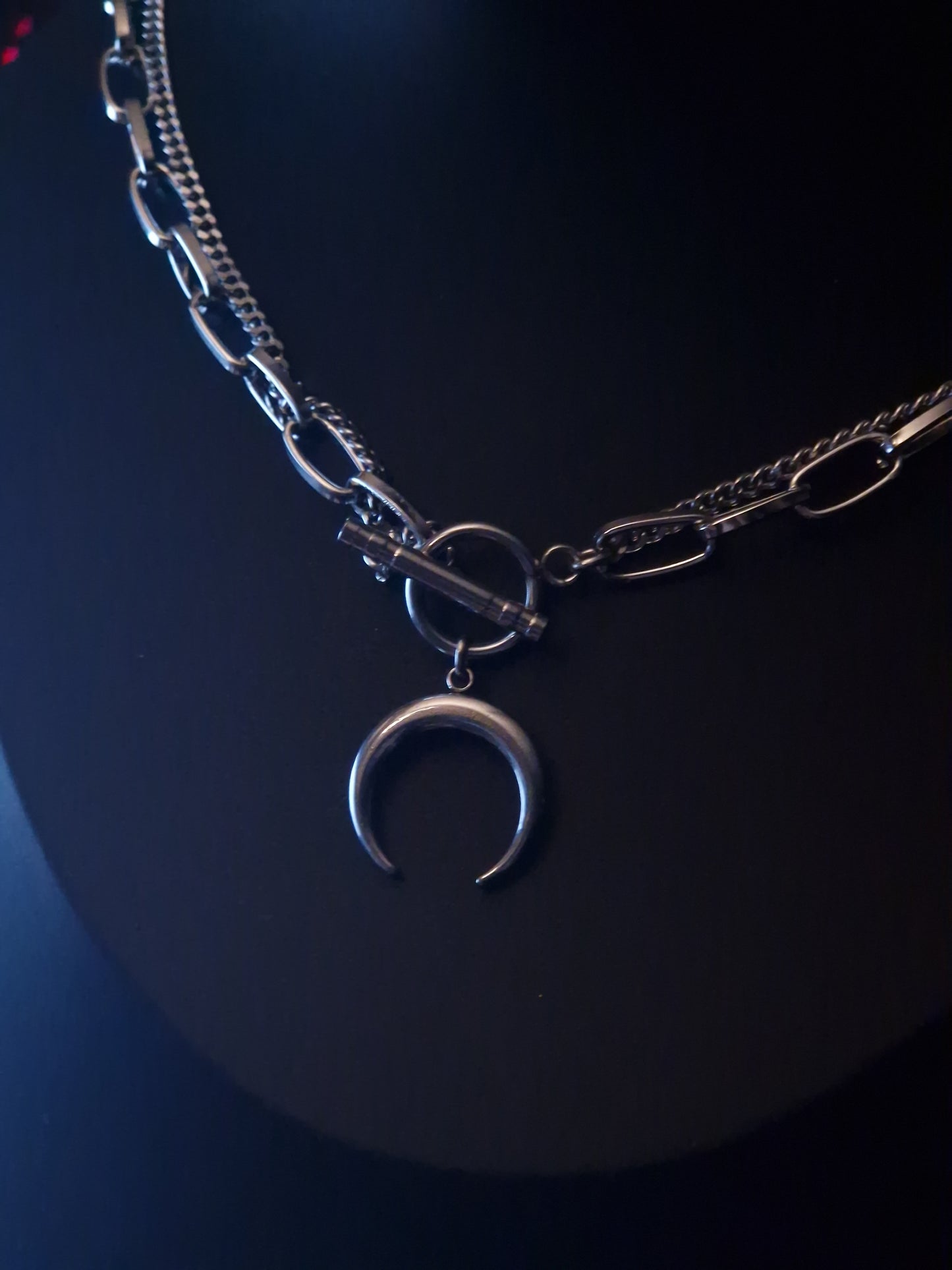 Kraftvolle Halbmond Kette silber