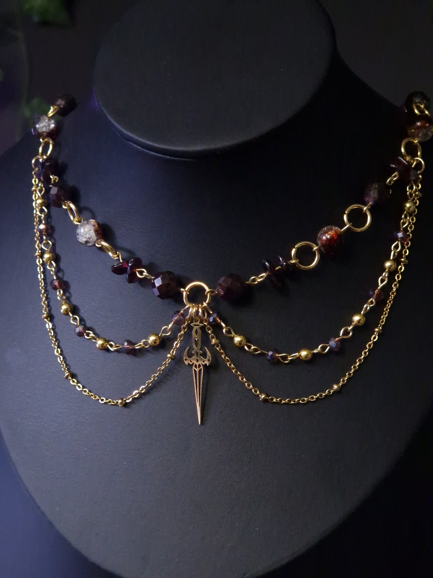 Granat-Collier „Schwert der Leidenschaft“ gold
