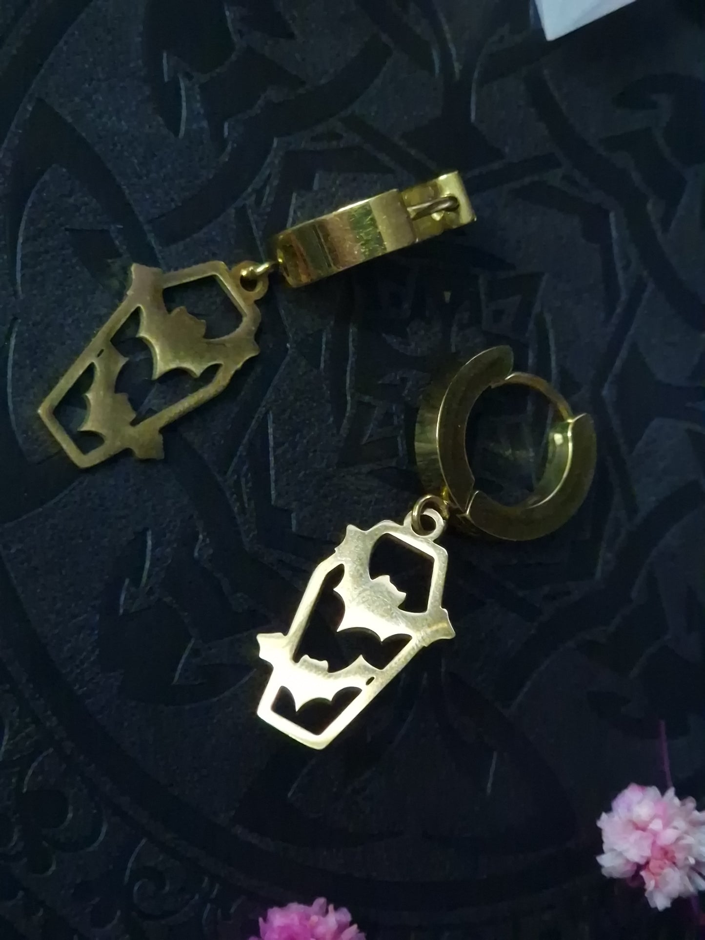 Bat Coffin Ohrringe gold
