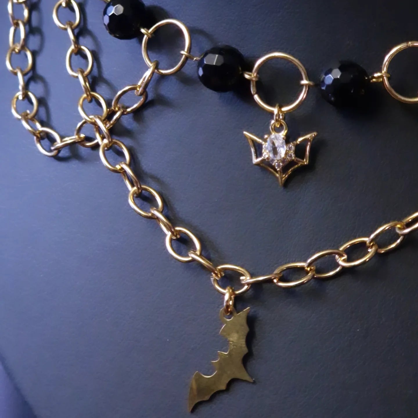 Onyx Kette mit Fledermaus gold