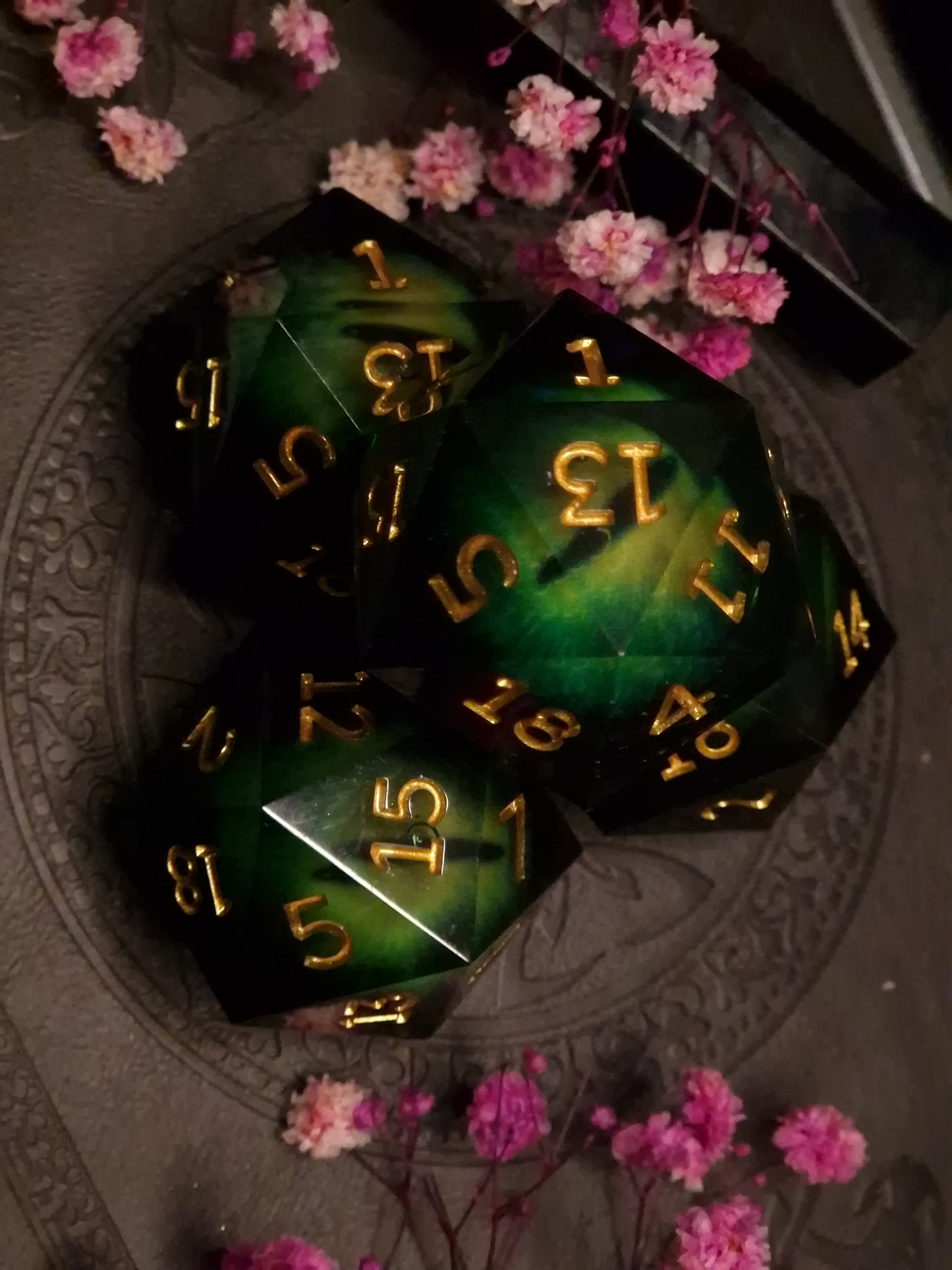 „Dragon’s Gaze“ – Chunky D20