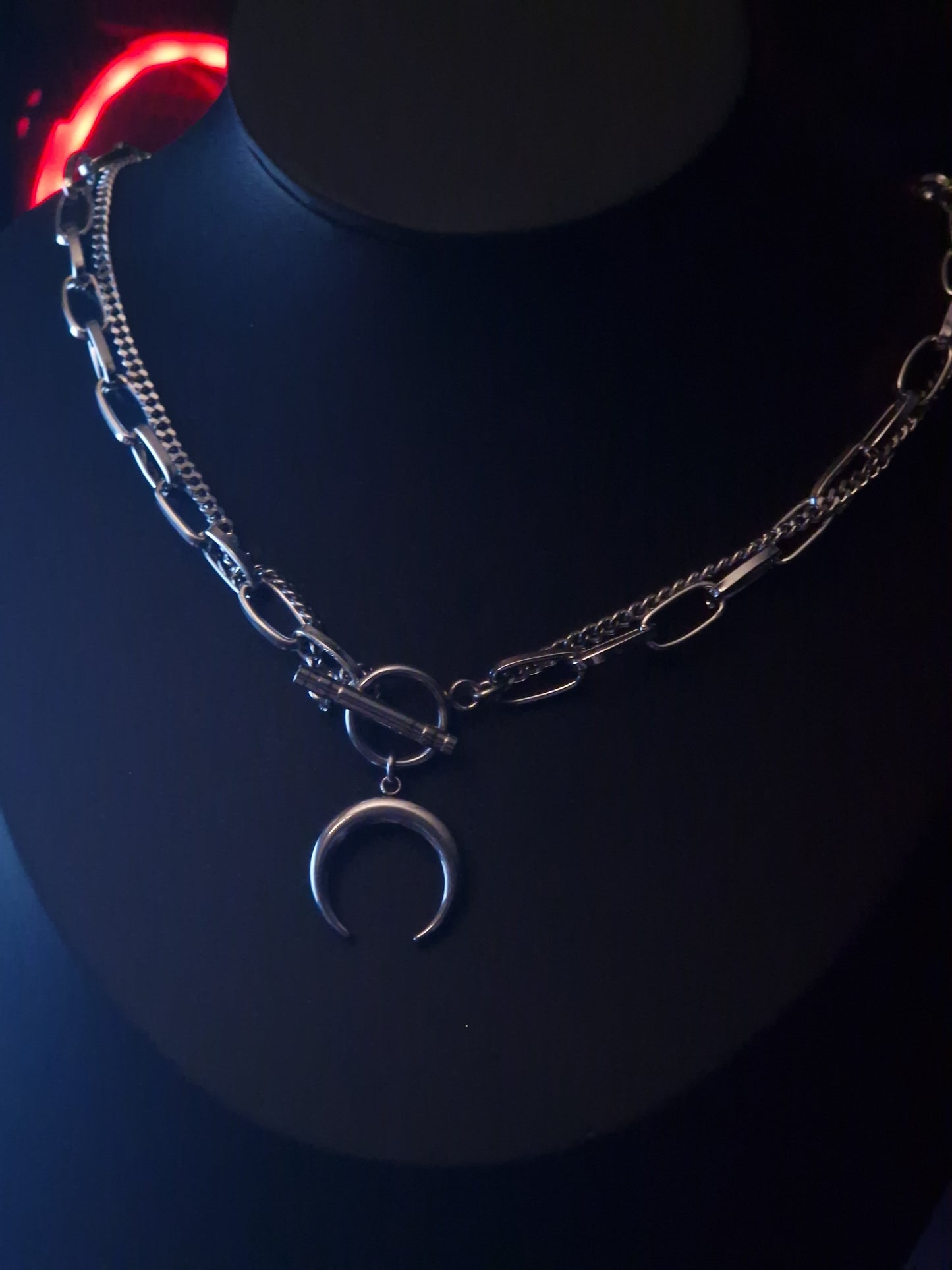 Kraftvolle Halbmond Kette silber