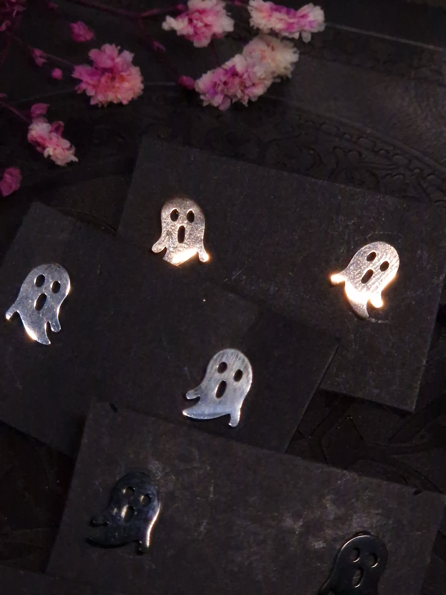Ghosty Studs Ohrstecker