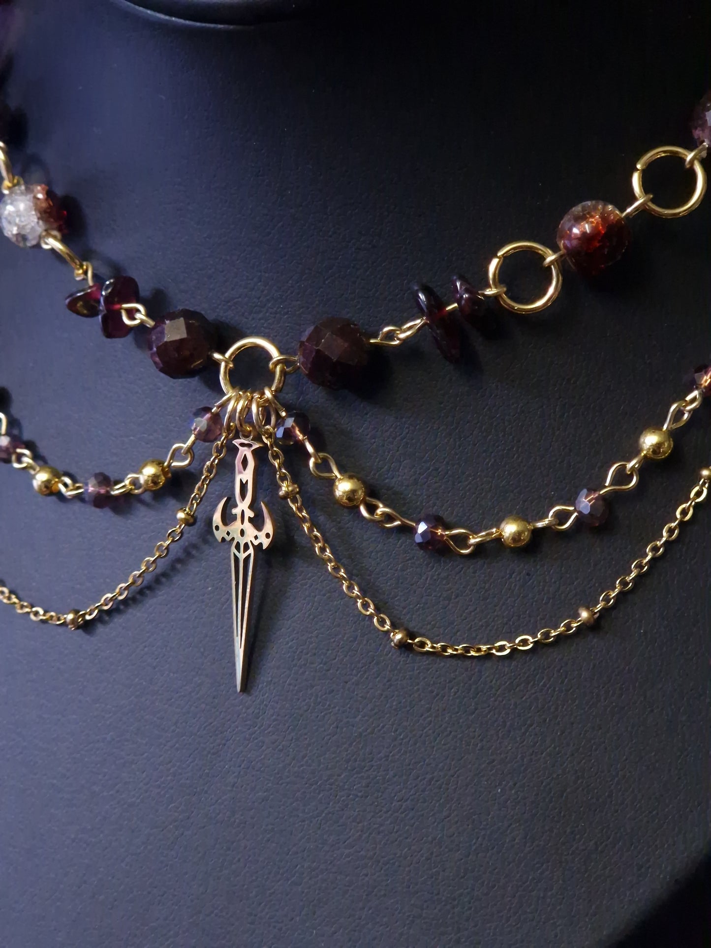Granat-Collier „Schwert der Leidenschaft“ gold