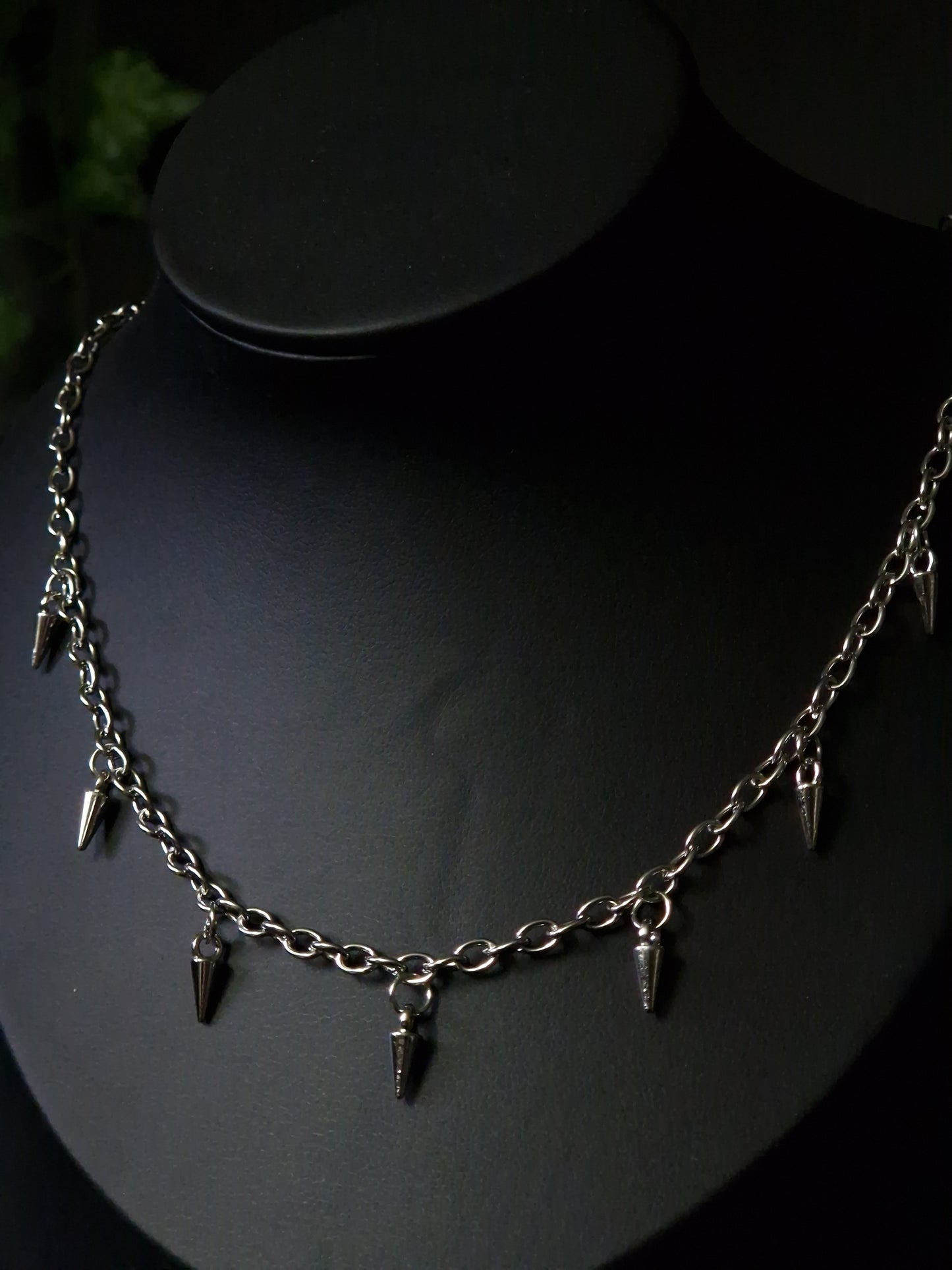 „Midnight Edge“  - Spikes Kette
