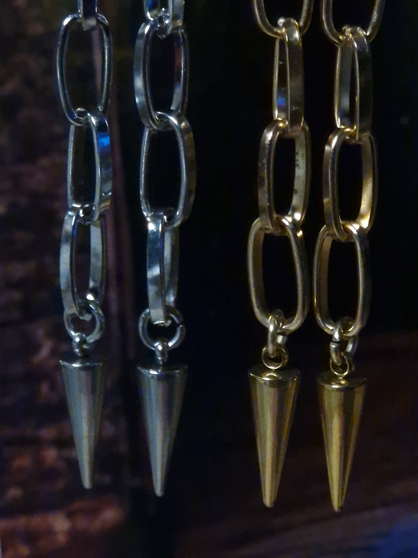 Ketten Ohrringe mit Spikes