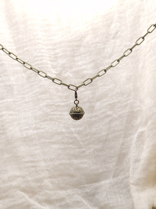 kleine antike Glocke Charm