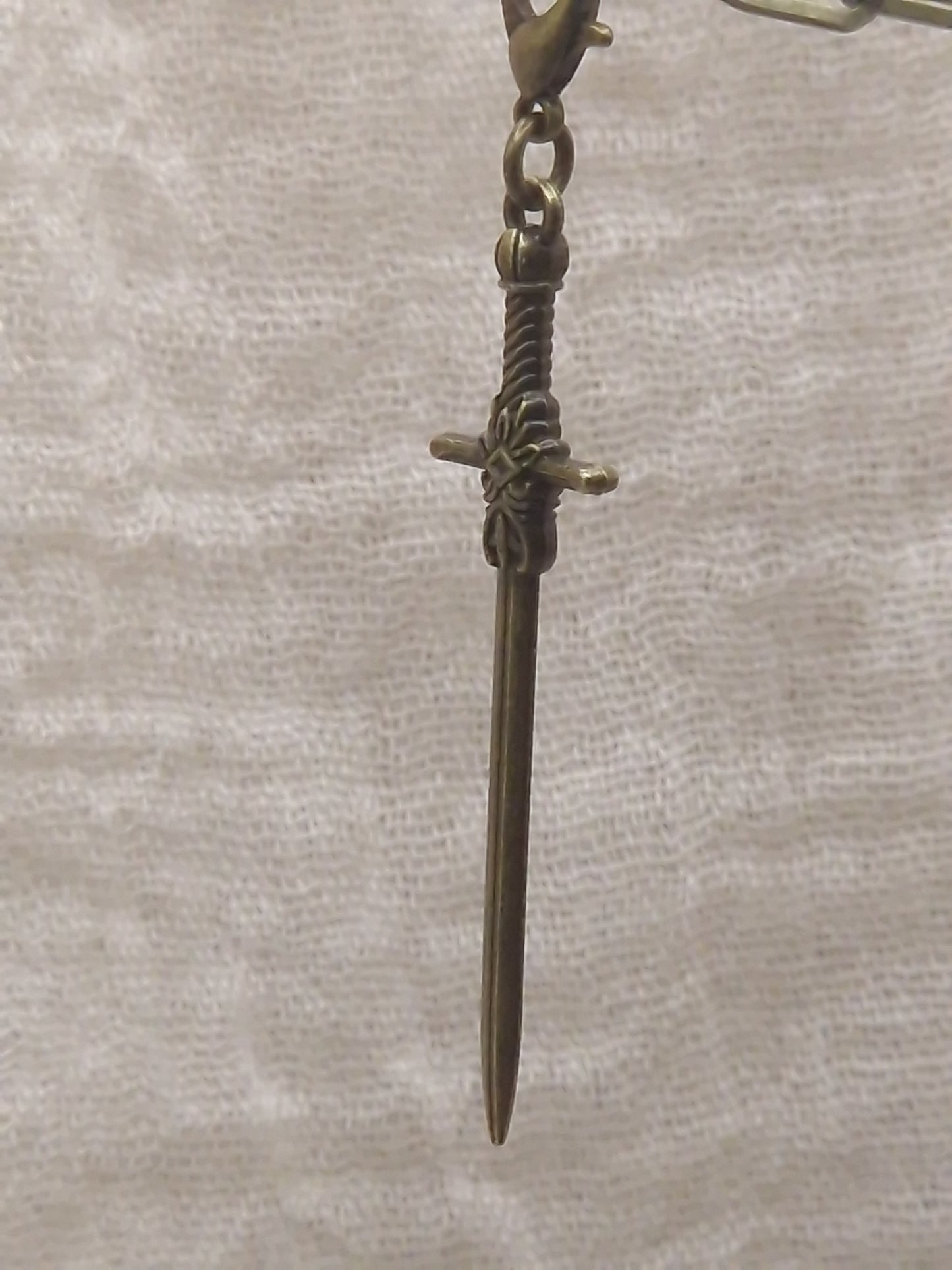 kleines Schwert Charm