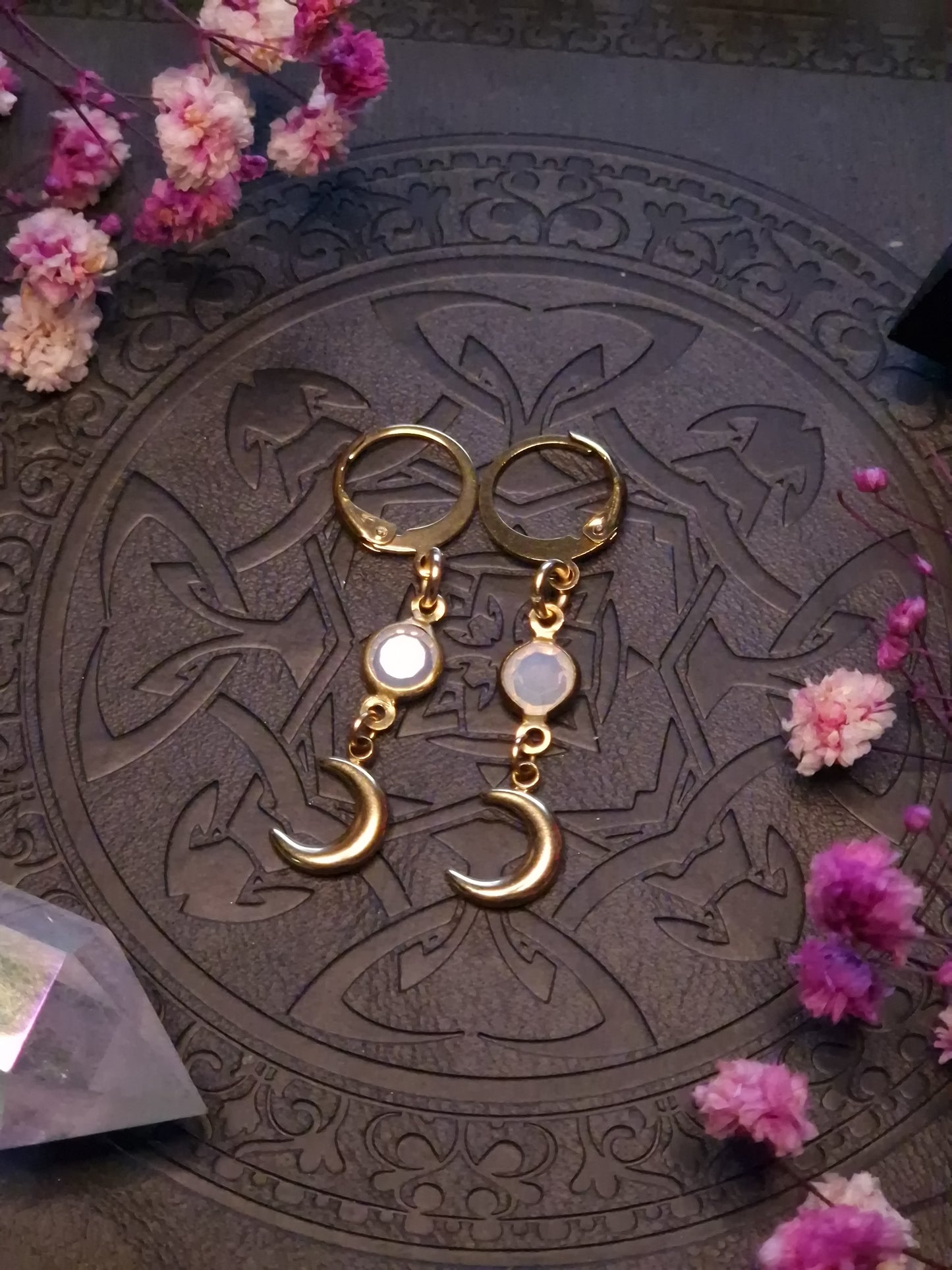 Lunar Opal Drops gold