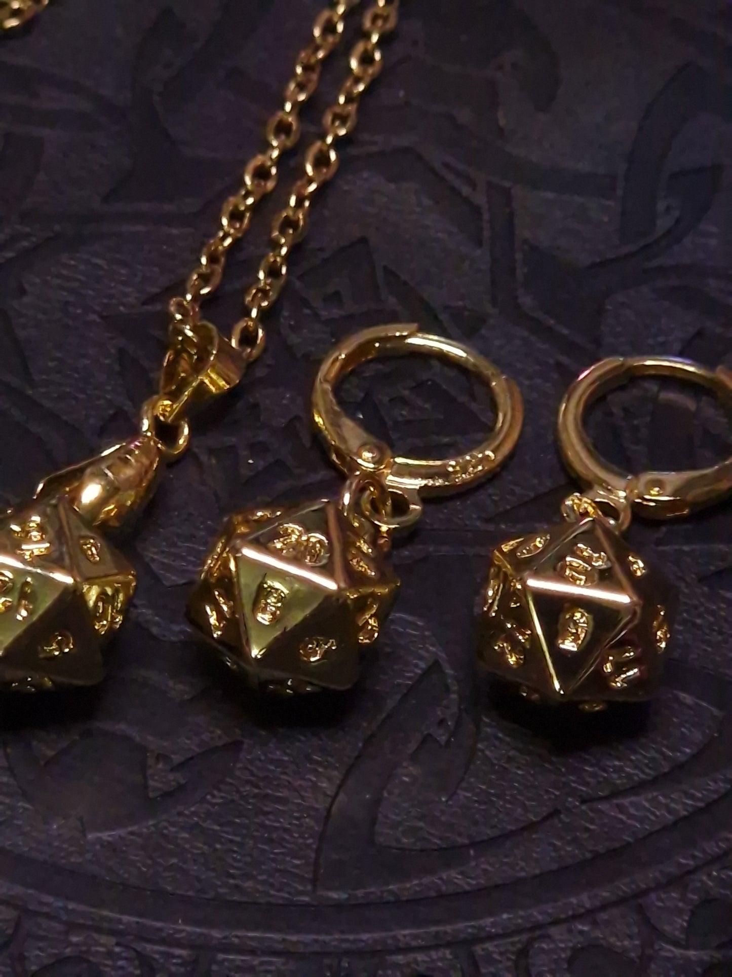 D20 Schmuck Set I Kette & Ohrringe I Gold