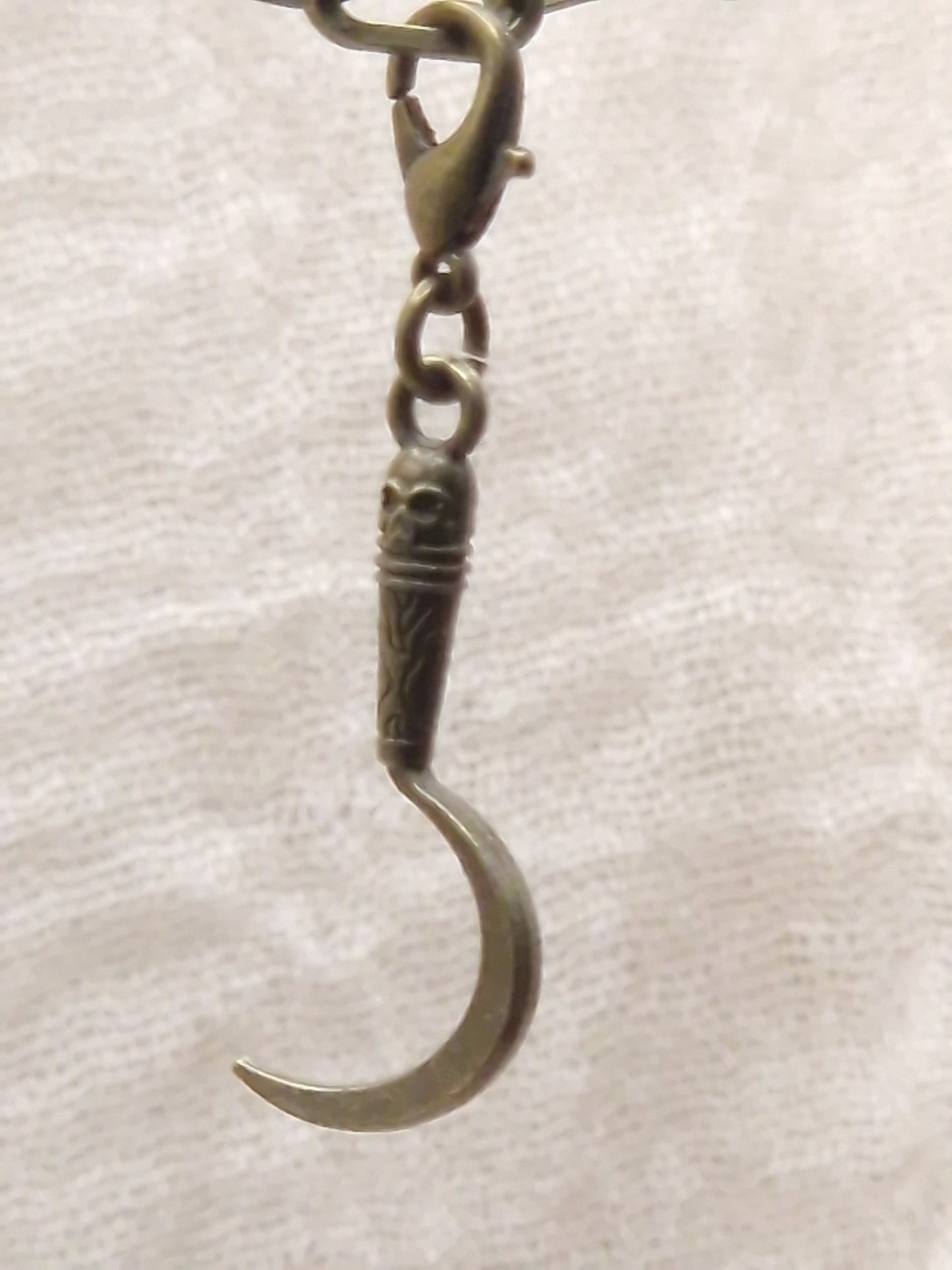 Sichel Charm