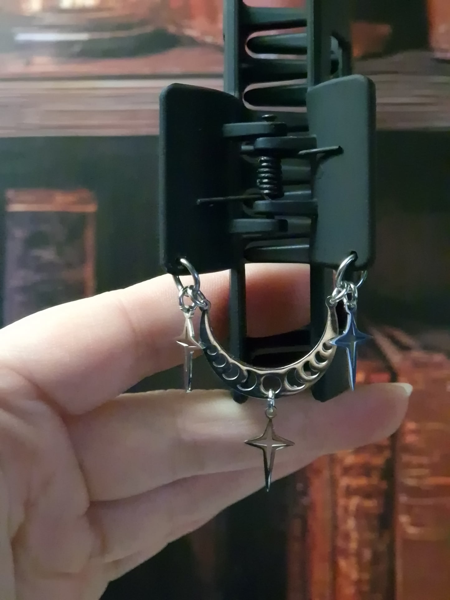 Nocturne Crescent – Schwarze Mondklammer