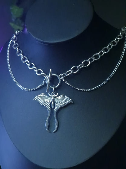 Chunky Luna Moth Kette silber
