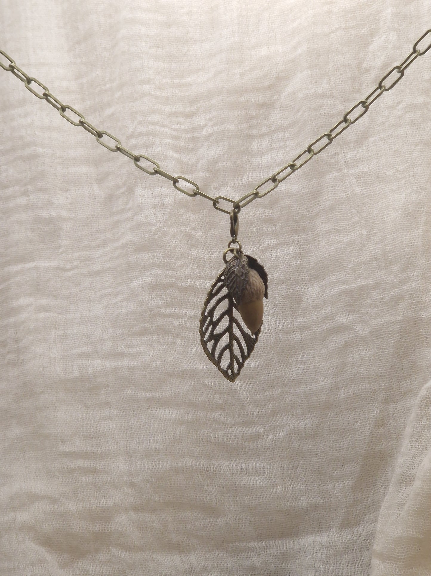 Blatt mit Eichel Charm