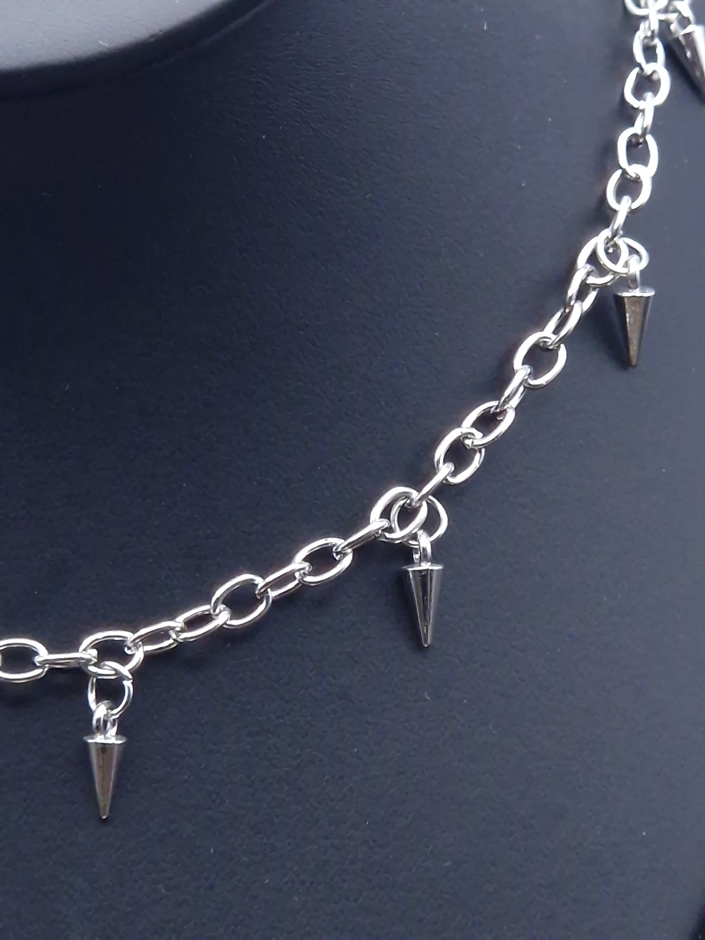 „Midnight Edge“  - Spikes Kette