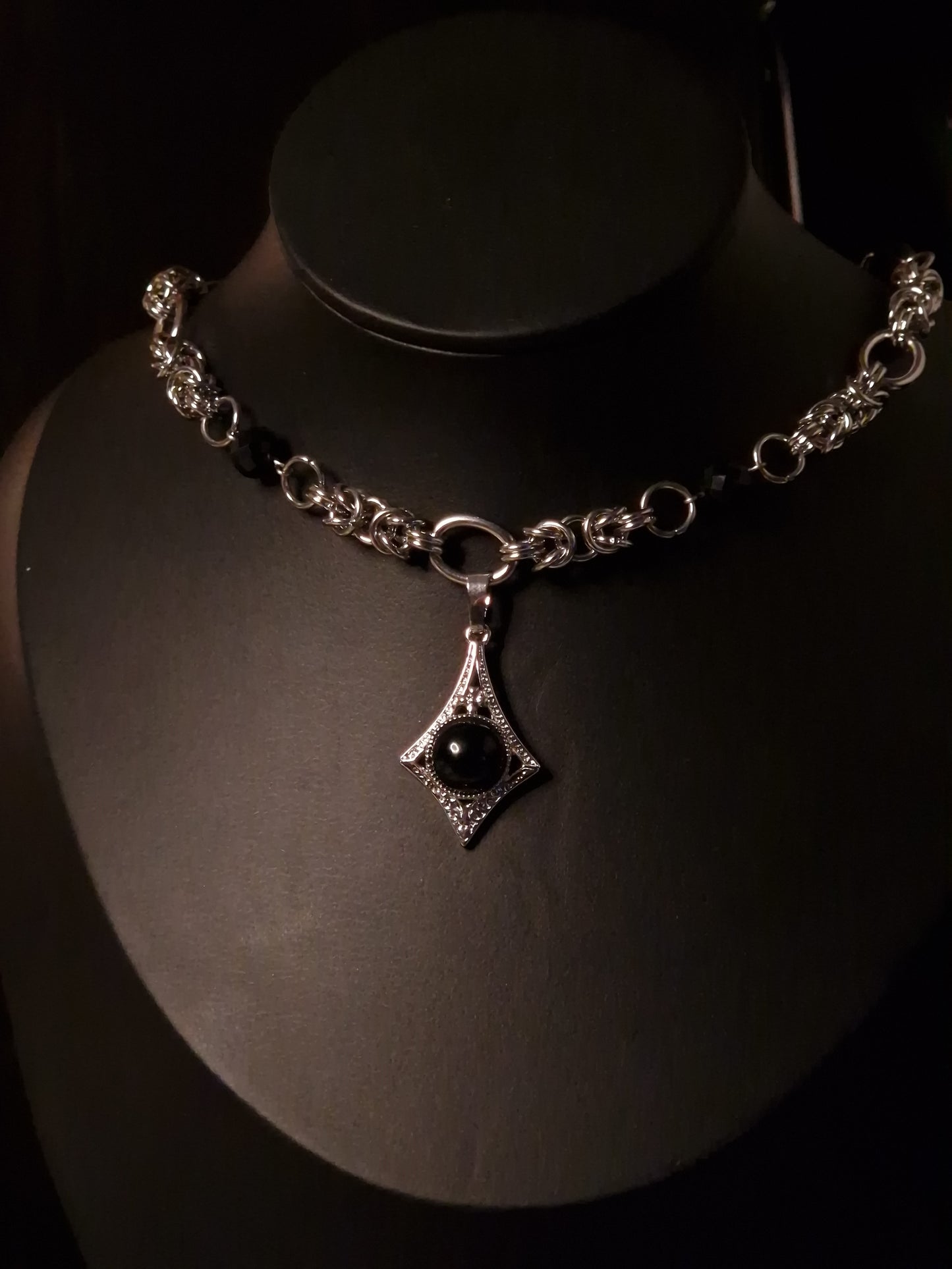 Chainspell „Eclipsed Guardian“