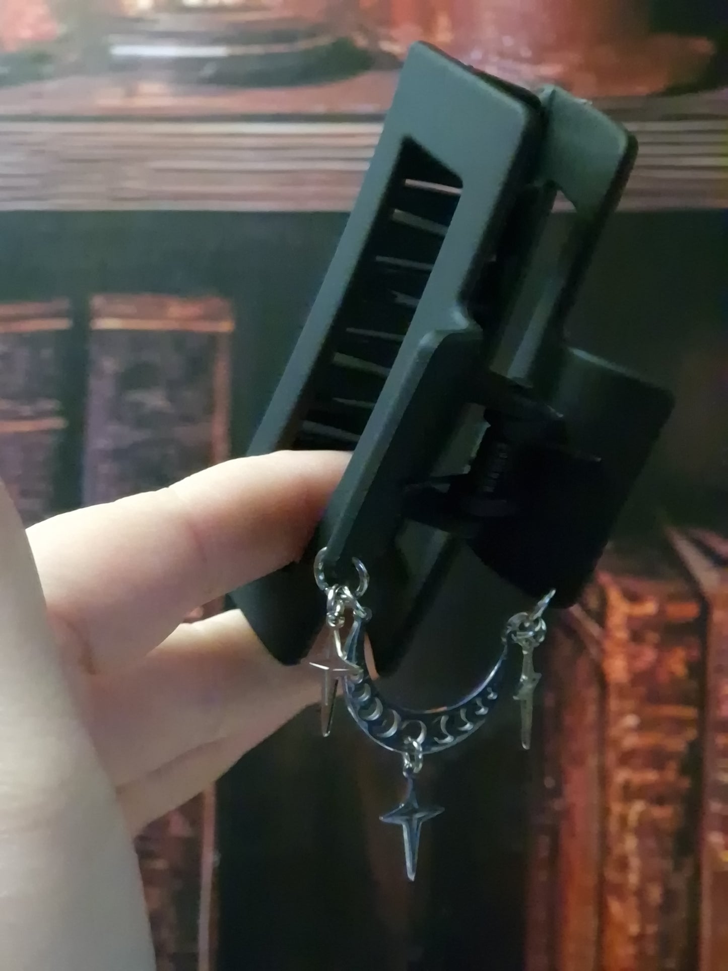 Nocturne Crescent – Schwarze Mondklammer