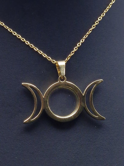 Triple Moon Locket – Hüterin verborgener Erinnerungen