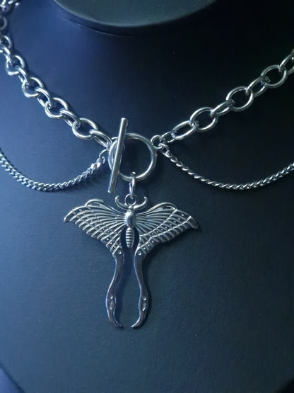 Chunky Luna Moth Kette silber