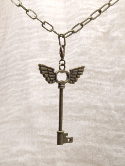 Schlüssel mit Flügel Charm