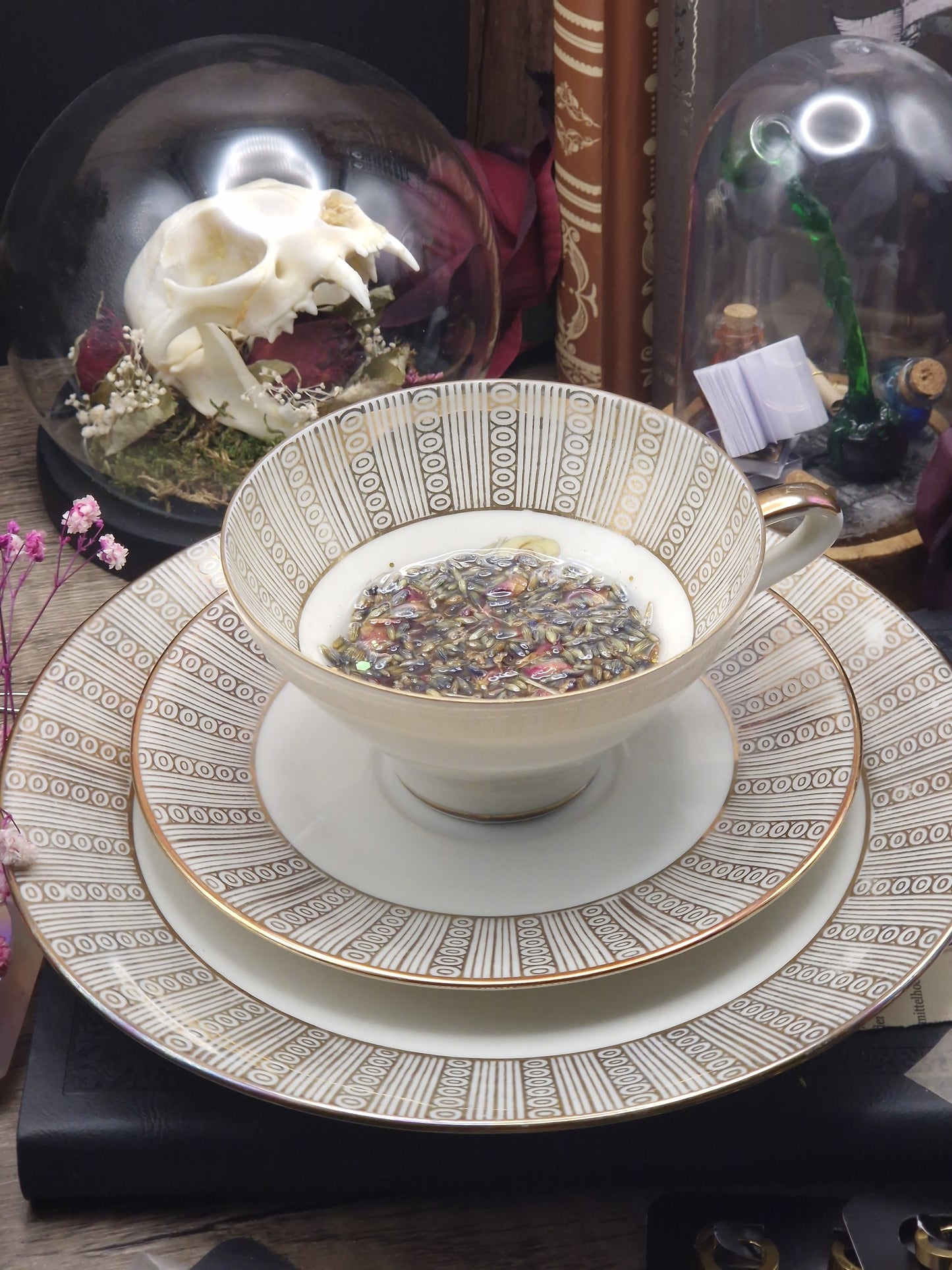Crimson Bloom – Dice Tray Teacup